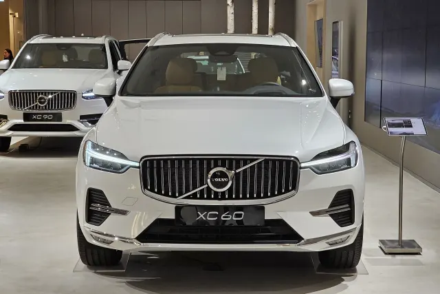 ボルボ XC60（XC60 B5 AWD Ultra）